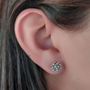 Brinco em Ouro Branco 18K com Diamantes 
