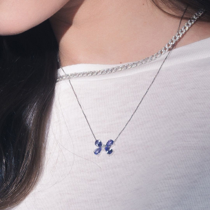 Gargantilha borboleta em Ouro Branco 18K com Tanzanitas e Diamante