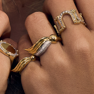 Anel com Diamantes em Ouro Amarelo 18K