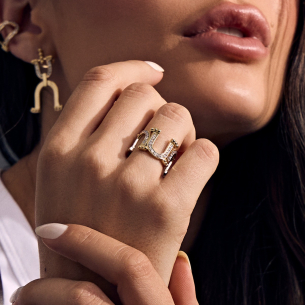 Anel com Diamantes em Ouro Amarelo 18K