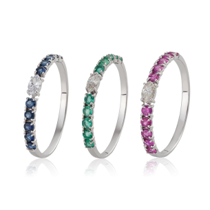 Anel com Esmeralda e Diamante em Ouro Branco 18K