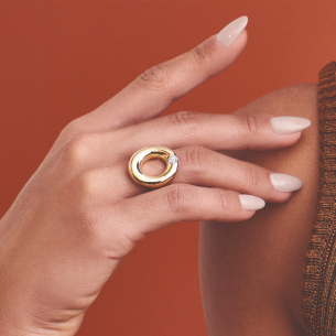 Anel com Diamantes em Ouro Amarelo 18K