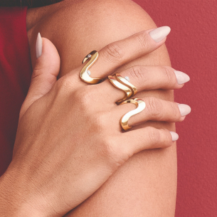 Anel com Diamantes em Ouro Amarelo 18K