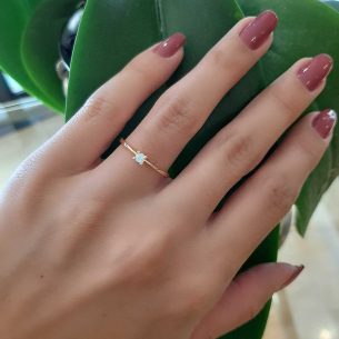 Anel com Diamante em Ouro Amarelo 18K