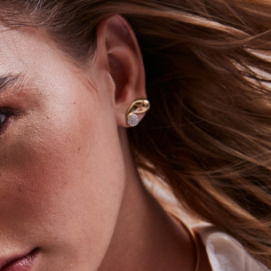 Brinco Aspas em Ouro Amarelo 18K com Diamantes