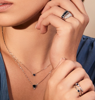 Gargantilha em Ouro Branco 18K com Safira e Diamantes 