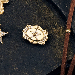 Clips Fivela em Ouro Amarelo 18K com Diamantes