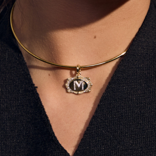 Pingente Fivela em Ouro Amarelo 18K com Diamantes com Letra