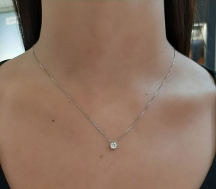 Gargantilha em Ouro Branco 18K ponto de luz 