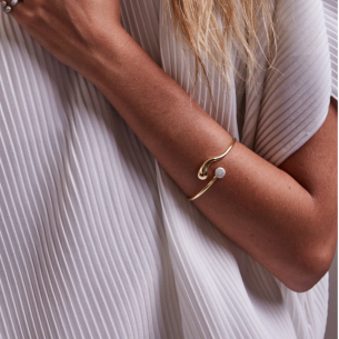 Bracelete Ponto e Vírgula em Ouro Amarelo 18K com Diamantes